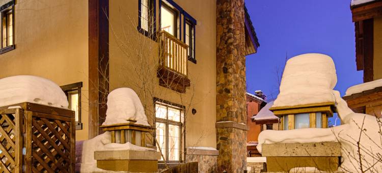 长白山和悦松鼠窝客栈(长白山西景区旅游服务集散中心店)图片