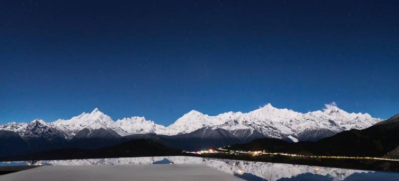 德钦梅里泊度酒店图片