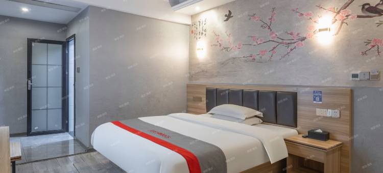 九重天酒店(石门梯云东路店)图片