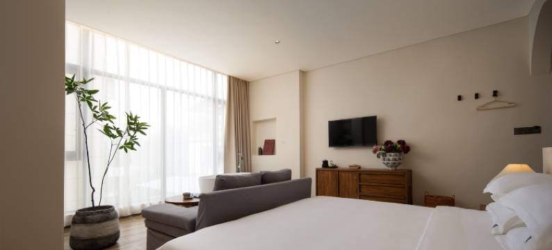 三亚观山隐民宿(三亚凤凰机场店)图片