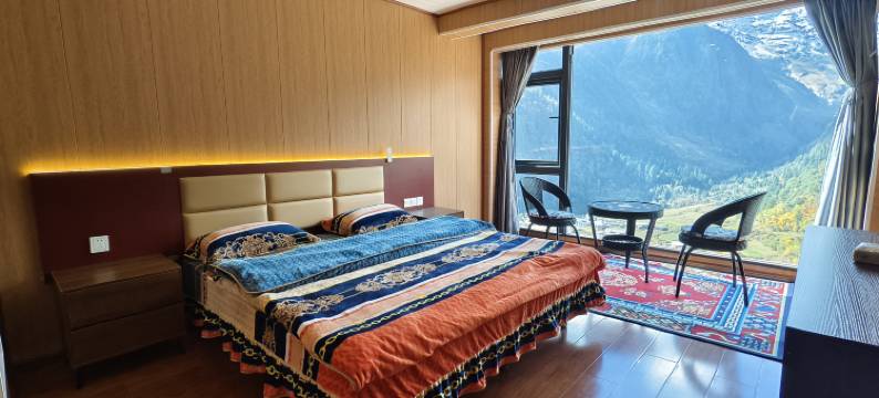 德钦逸云庭客栈图片