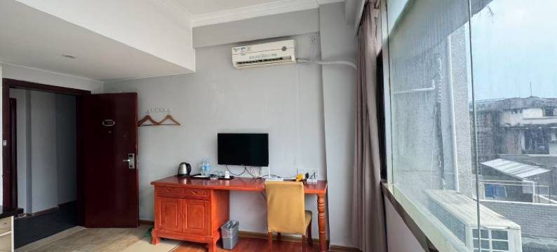 森杨酒店(玉林十字街汽车总站店)图片