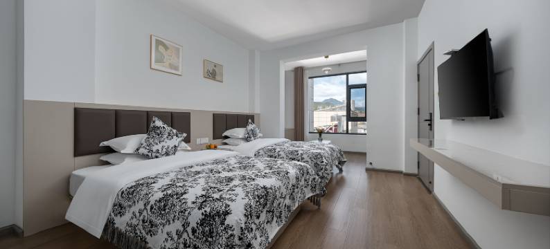 枕山栖谷民宿(丽江高铁站店)图片