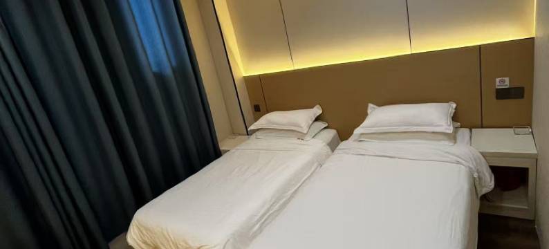 昆山华亚宾馆(合丰公园店)图片