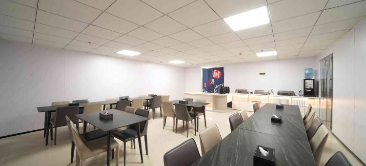 浦江君洁酒店(廿亩山夜市店)图片