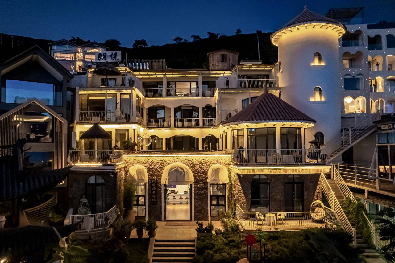 朗悦Cliff Vista180°崖岸海景设计师生活美学民宿(洱海文笔村店)