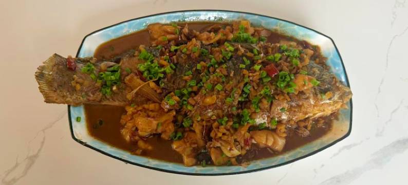 元阳多依树云上小院客栈图片