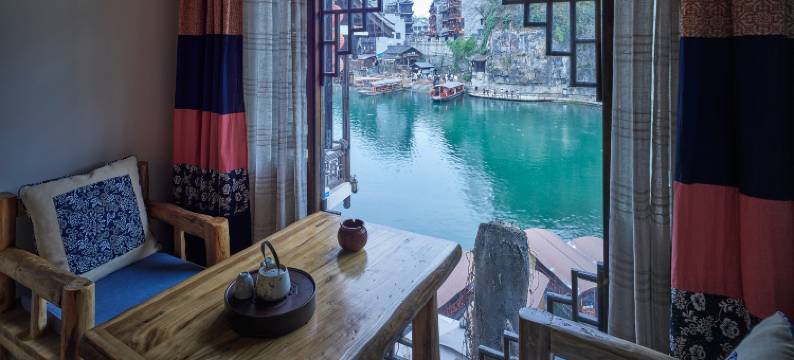 吊脚楼丨江景阳台丨茶峒摄影民宿(边城景区店)图片