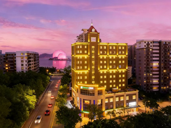 珠海情侣路日月贝大剧院·IHG洲际智选假日酒店