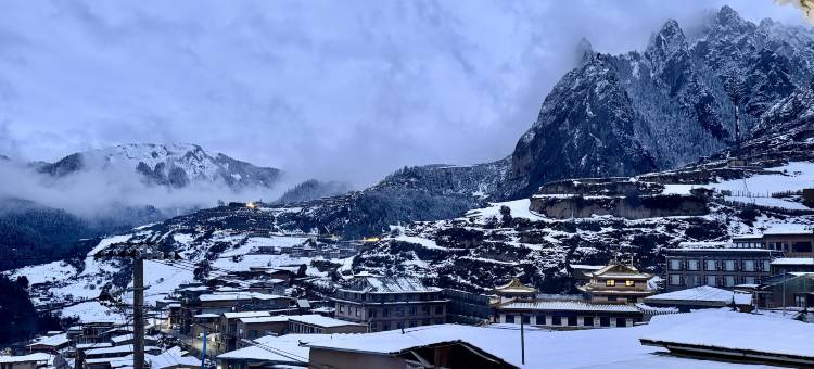 Stone City·安崖㇑静山雅园观景民宿(扎尕那景区店)图片