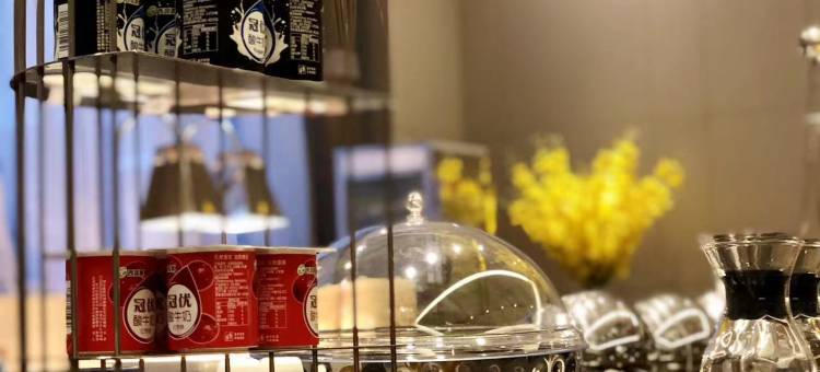 趣影电竞酒店(乌鲁木齐站卫星路店)图片