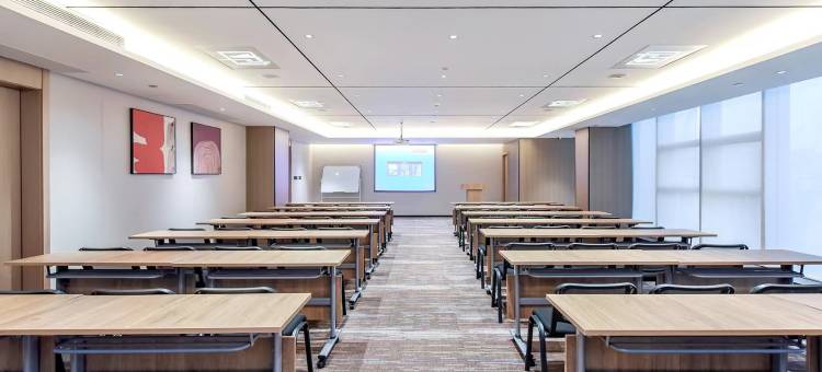 格林东方酒店(重庆江北国际机场鹿山地铁站店)图片