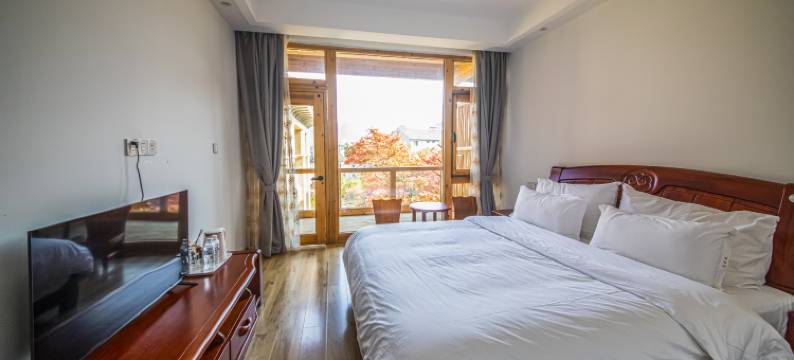 桐庐I花语堂 HUAYUTANG 超大泳池庭院山景度假美宿(虎啸峡漂流店)图片