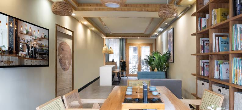 一见一山上品民宿(西江千户苗寨观景台店)图片