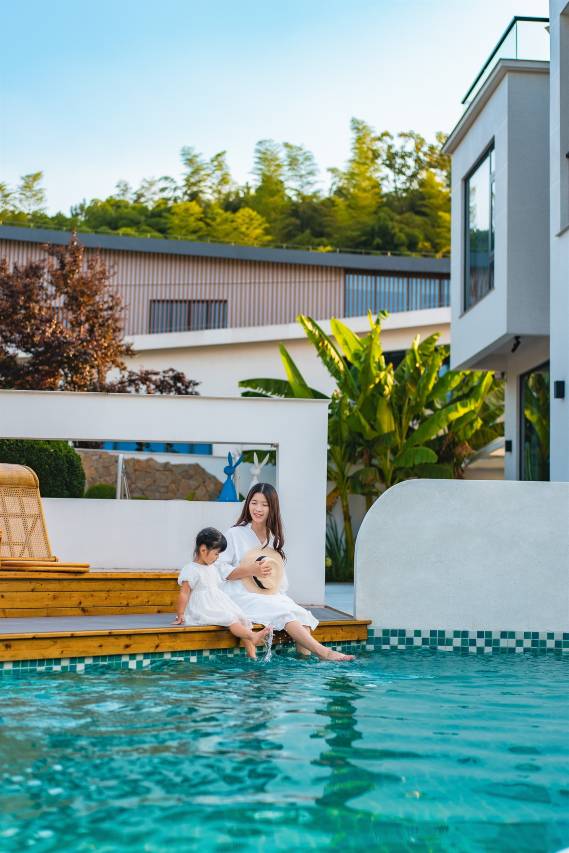 简隐·JIANYIN泳池亲子度假民宿(湖州长颈鹿庄园店)图片