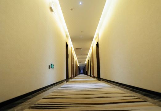 Baiya Smart Hotel (Zhongning Weimin City Plaza) Hotel Overview