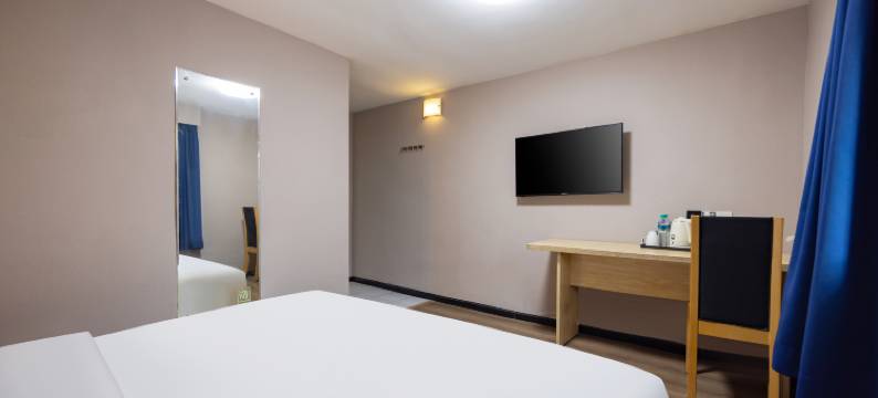 77连锁酒店(武汉徐东湖北大学店)图片