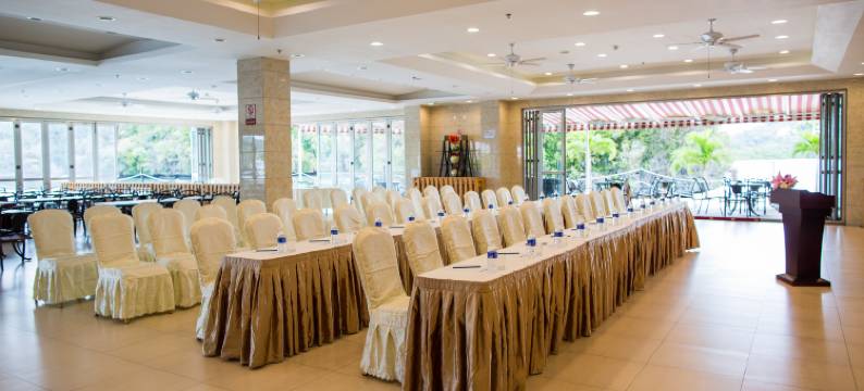 帕劳假日酒店(Palau Vacation Hotel)图片