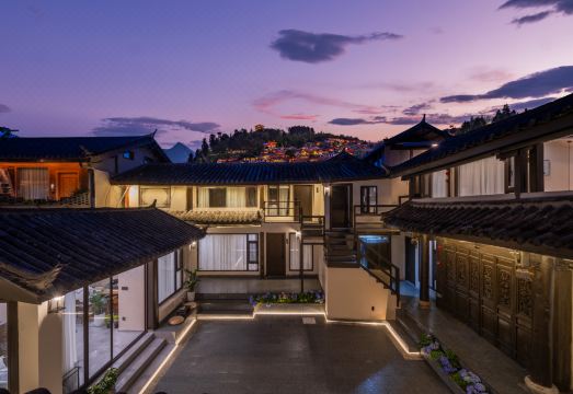 serenity墨白·溪竹云居|侘寂美学咖宿（丽江古城店）外景图