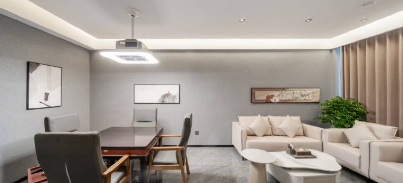 逸竞电竞酒店(类乌齐店)图片