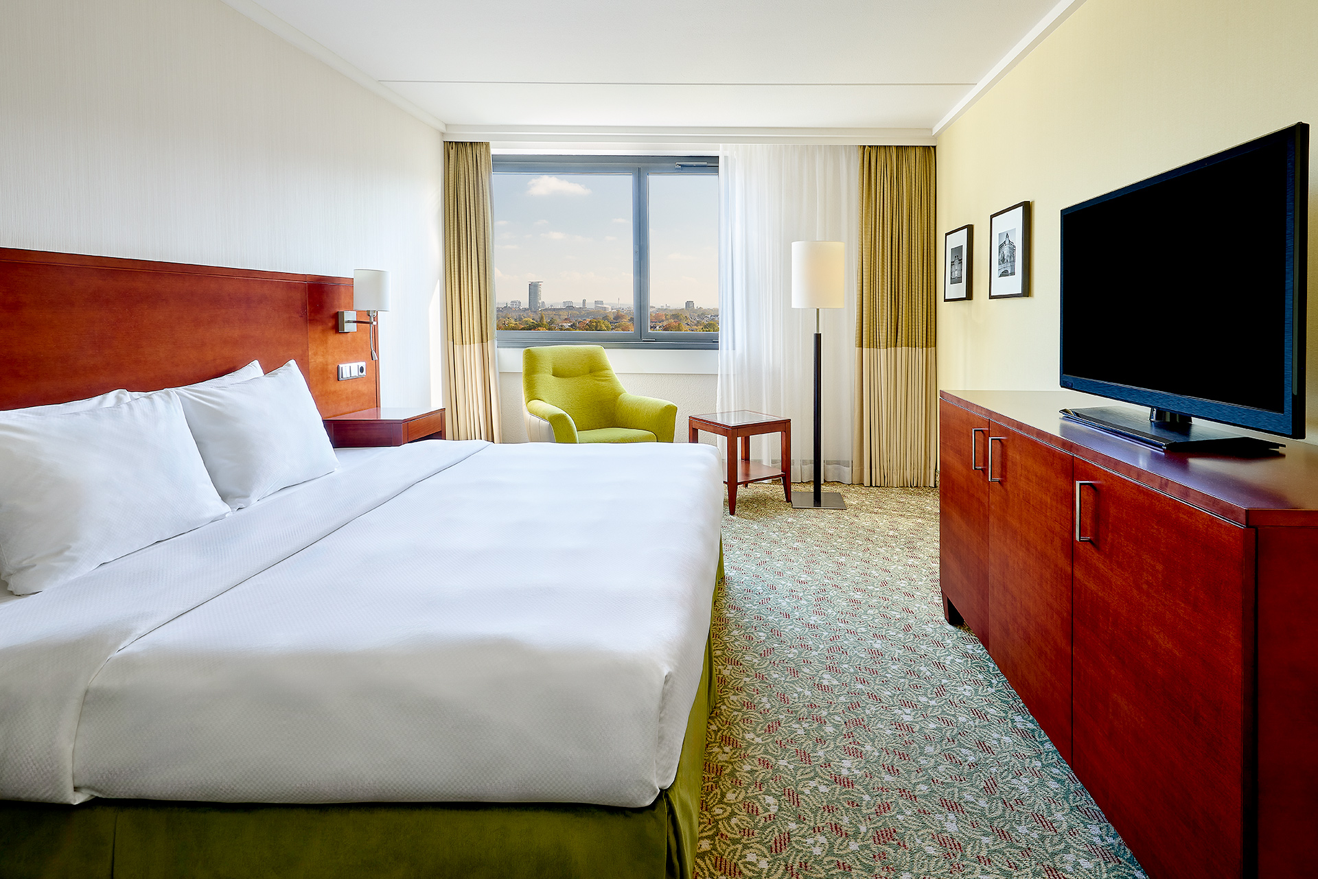 Courtyard by Marriott Duesseldorf Seestern Over view