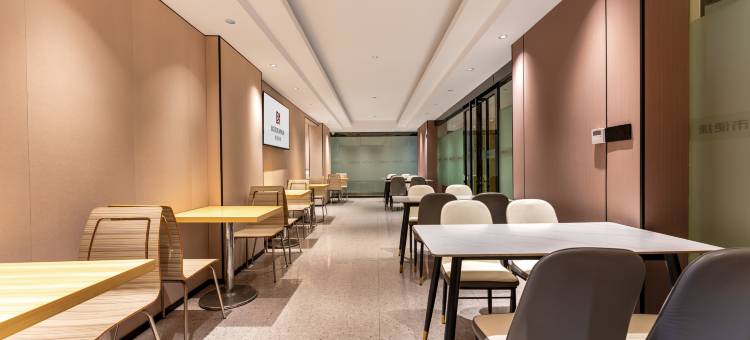 柏曼酒店(广州国际金融城科韵路地铁站店)图片