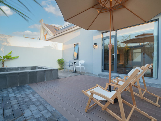 佳尔希温泉酒店(瑞丽多宝之城店)