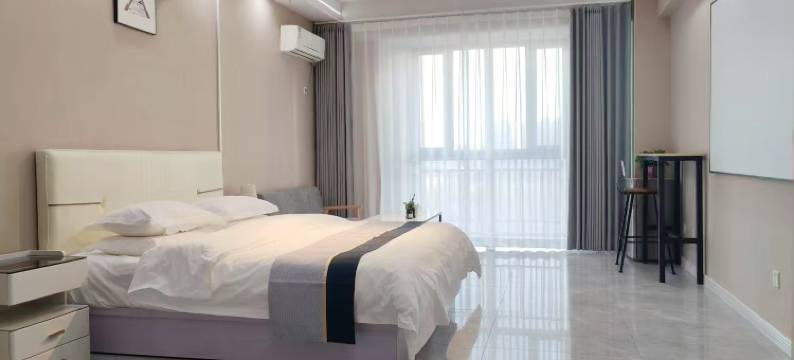 澜奢观影民宿(石家庄长安万达店)图片