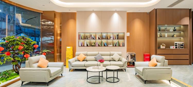 良港轻居酒店(广安思源广场吾悦广场店)图片