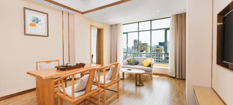 加州酒店(茂名信宜窦州里文化创意街店)图片