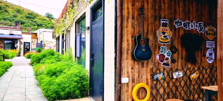 库尔德宁山与居民宿图片