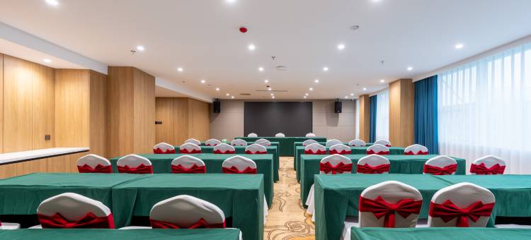 温德姆·Super8·悦酒店(锦州南山公园店)图片