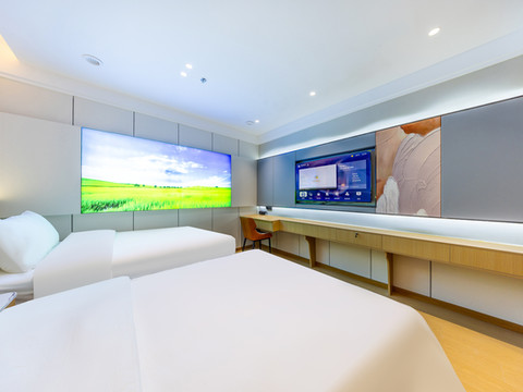 潮漫酒店(临夏南利家居博览城店)