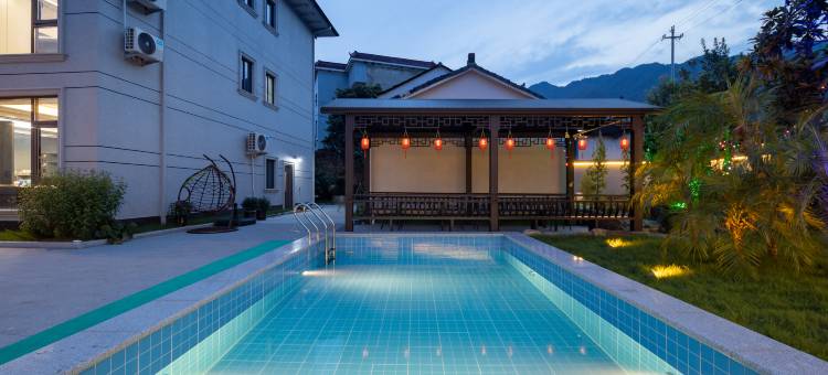 花筑·枫林晚民宿(桐庐OMG心跳乐园店)图片