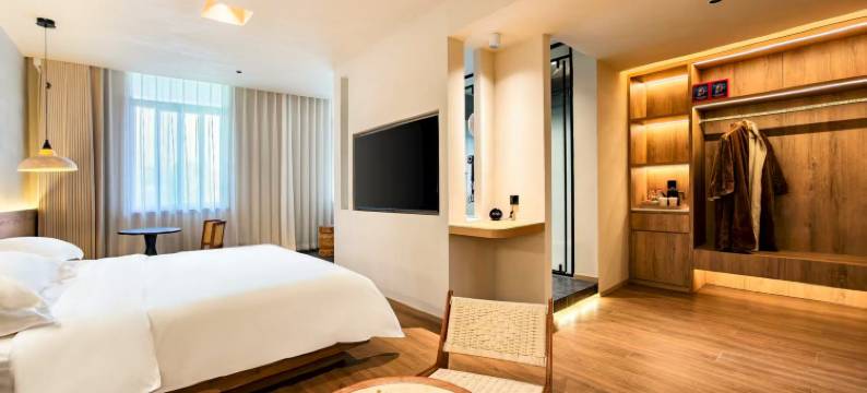 潮景礼居酒店(景德镇陶溪川雕塑瓷厂店)图片