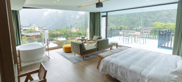 丙中洛·重丁丨邂逅雪山石门云端花园隐奢秘境全景度假酒店图片