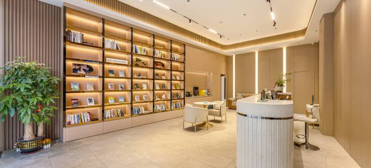 纪梵云栖宿(广州嘉禾望岗地铁站店)图片