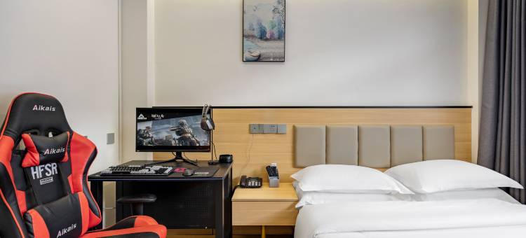 悦电竞·电竞民宿(扬州东关街何园店)图片