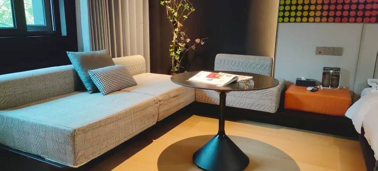 青年绘·Luxury·民宿(上下杭烟台山店)图片