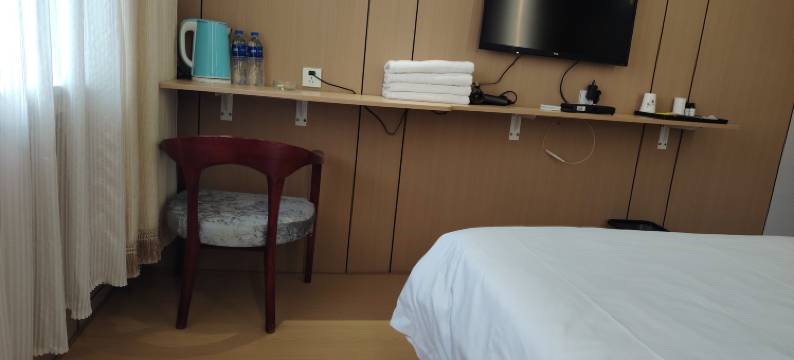 青柚酒店(庆阳三中店)图片