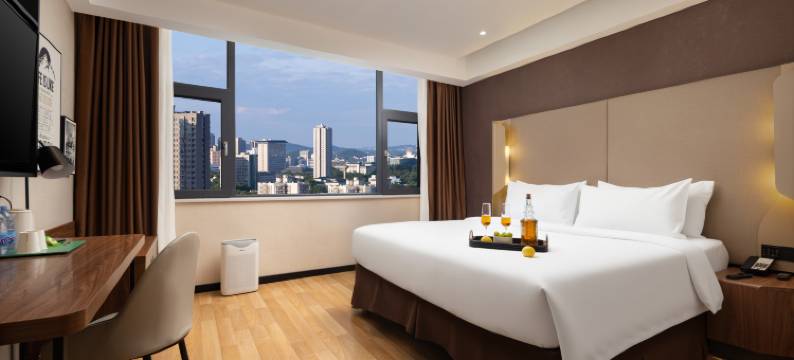 熹程奕居酒店(武汉站武汉欢乐谷店)图片