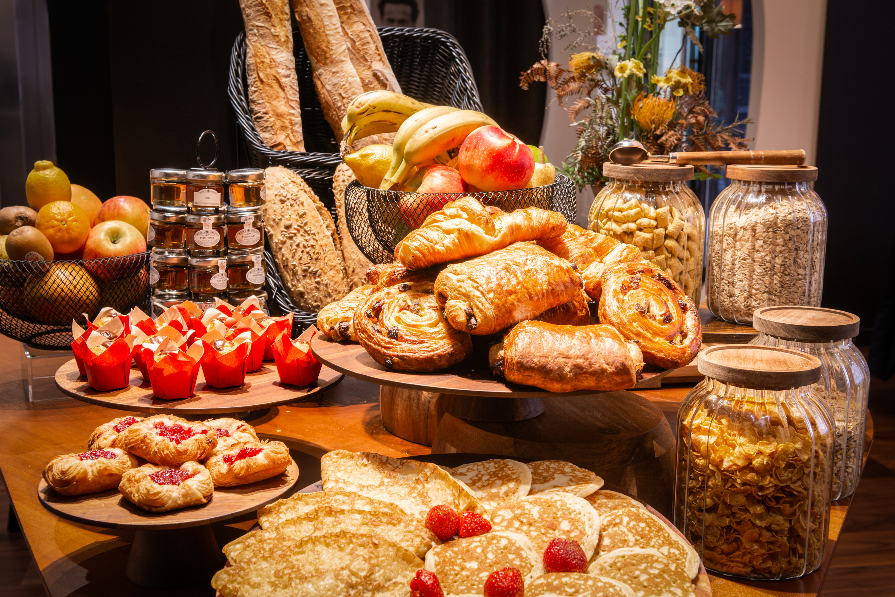 Le Grand Balcon Hotel Over view