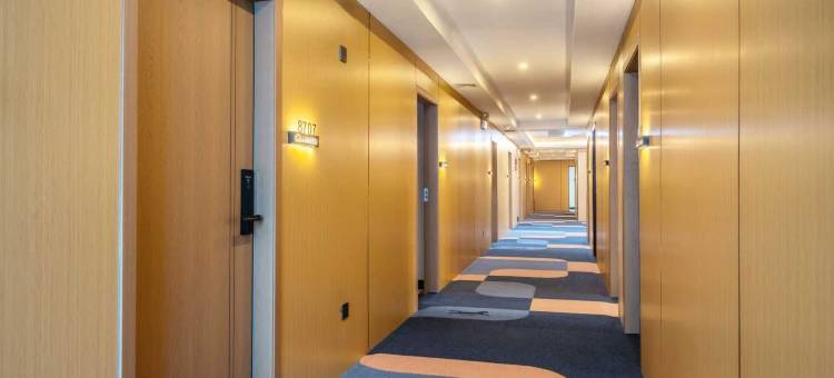 云朵时尚酒店(清远石角沙滩店)图片