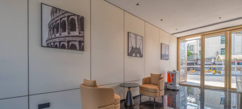 易趣·君朋酒店(三乡镇白石华发观山水店)图片