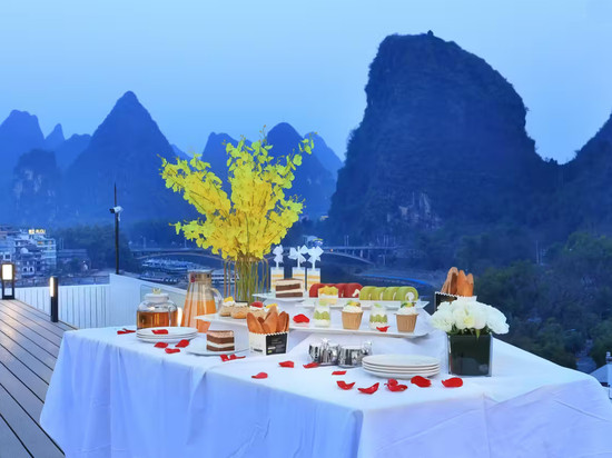 莽山·聚湘福free·holidays美食客栈(莽山大峡谷漂流店)