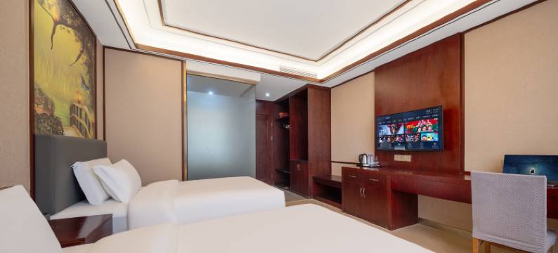 亚曼轻奢酒店(木雕城五马塘夜市店)图片