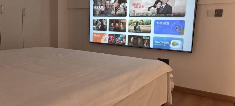 柏美公馆·设计师轻奢影院loft公寓(力高雍湖国际鱼尾洲地铁站店)图片