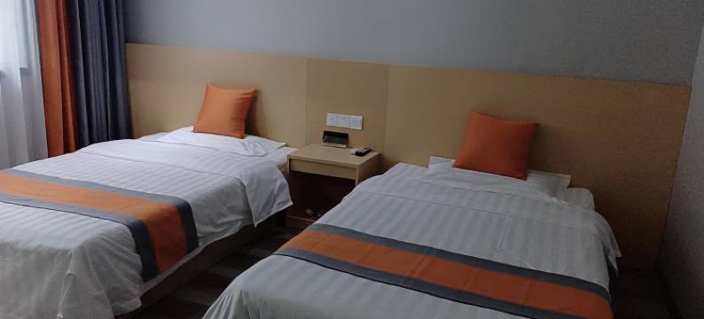 V9城市客栈(天门陆羽广场店)图片