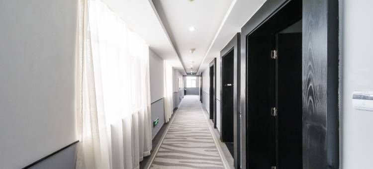 云上四季酒店 (昆明南屏步行街五一路地铁站店)图片