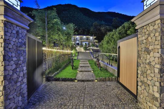 御墅丨环山秘境溯溪泳池私汤温泉度假民宿 (安吉深溪峡谷漂流店)图片